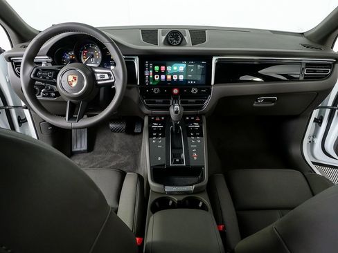 New 2026 Porsche Macan image 20