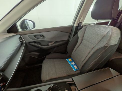 Used 2021 Nissan Rogue S image 28