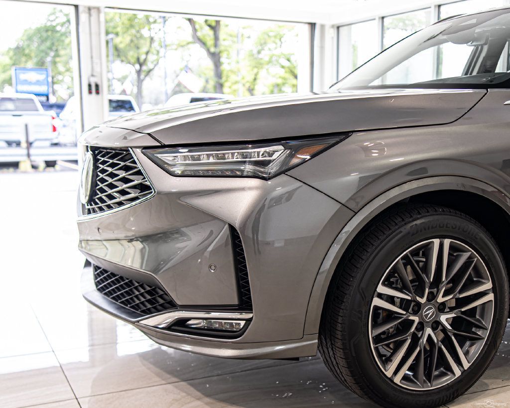 Used 2025 Acura MDX w/ Advance Package AWD/4WD image 4