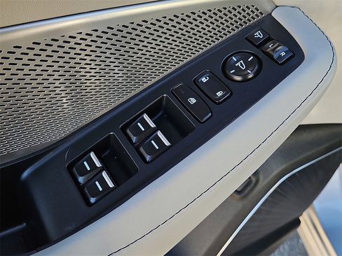 Used 2023 Acura MDX Technology image 17