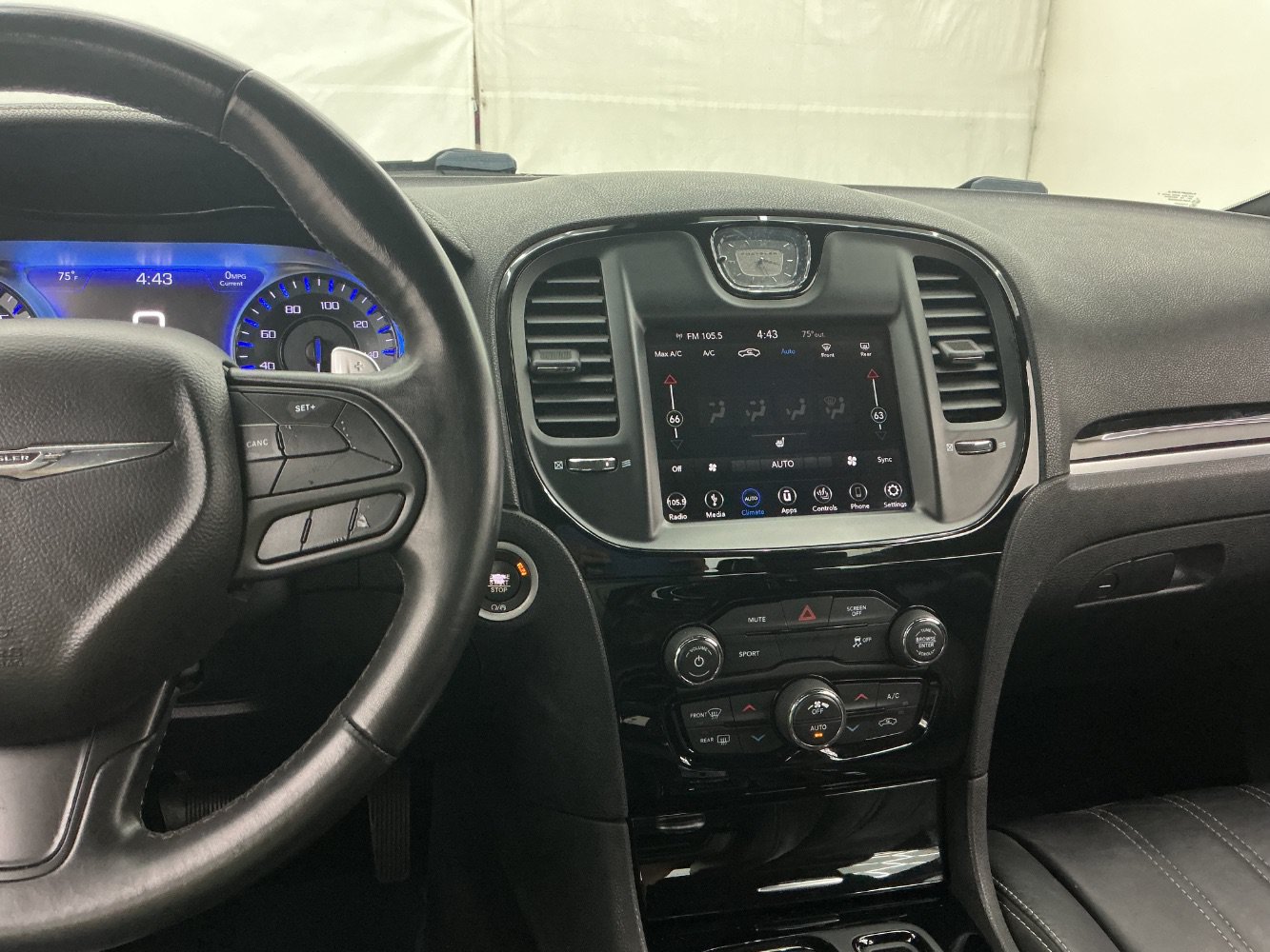 Used 2019 Chrysler 300 S AWD/4WD image 33