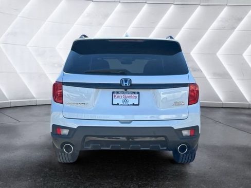 Used 2023 Honda Passport Elite image 3