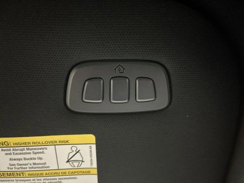 Used 2022 Ford F150 Lightning Lariat image 28