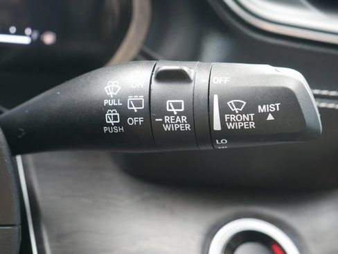 Used 2024 Jeep Grand Cherokee L Limited w/ Black Appearance Package image 25