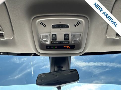 Used 2021 Chevrolet Traverse Premier w/ Redline Edition AWD/4WD image 30