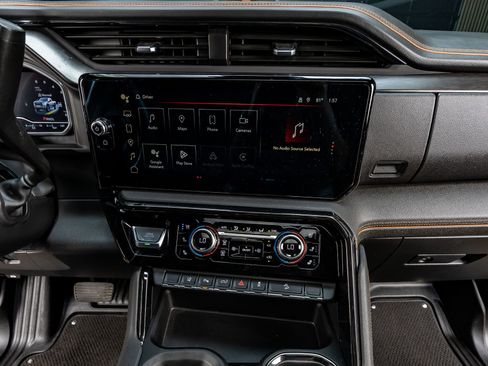 Used 2024 GMC Sierra 2500 AT4 w/ AT4 Premium Plus Package image 21