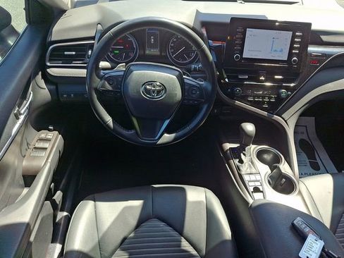 Used 2024 Toyota Camry SE image 9