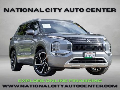 Used 2024 Mitsubishi Outlander SEL image 1