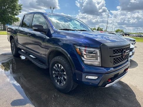 Used 2024 Nissan Titan PRO-4X w/ Pro-4x Convenience Package image 4