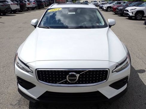 Used 2024 Volvo V60 B5 Cross Country Plus w/ Protection Package Premier AWD/4WD image 11