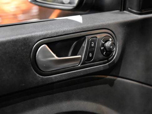 Used 2019 Volkswagen Beetle 2.0T S image 27