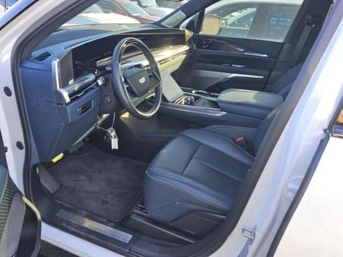 Used 2025 Cadillac Escalade IQ Sport 2 image 8