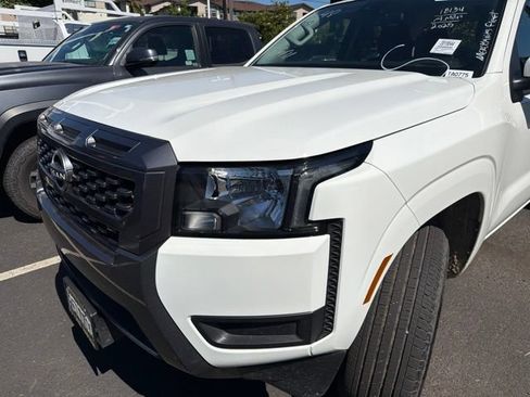 Used 2025 Nissan Frontier SV AWD/4WD image 19