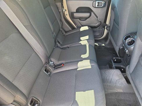 Used 2022 Jeep Gladiator Sport image 17