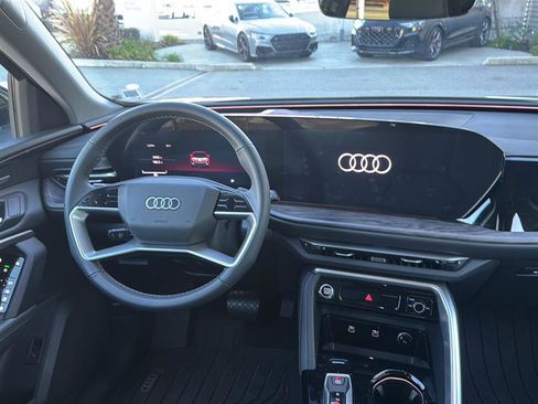 Used 2025 Audi Q5 Premium Plus w/ Premium Plus image 10