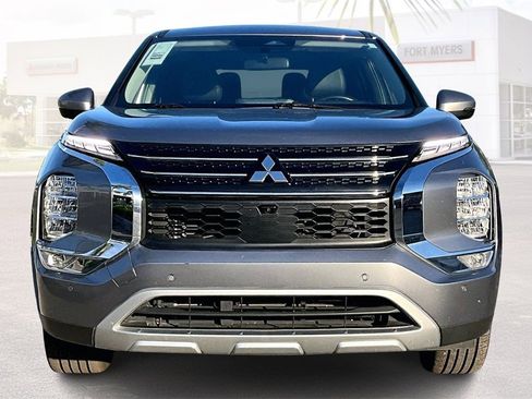 Used 2024 Mitsubishi Outlander SE image 27