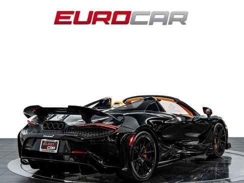 Used 2022 McLaren 765LT RWD image 6