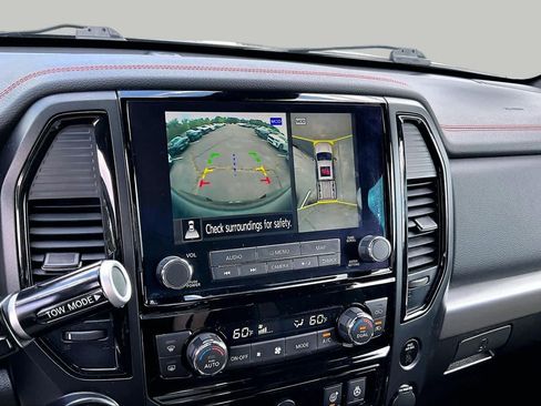 Used 2023 Nissan Titan PRO-4X w/ Pro-4x Convenience Package AWD/4WD image 28