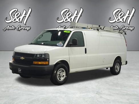 Used 2019 Chevrolet Express 3500 Extended w/ Driver Convenience Package RWD image 14