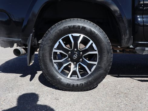 Used 2023 Toyota Tacoma TRD Sport V6 image 12