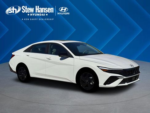New 2026 Hyundai Elantra SEL Sport FWD image 11