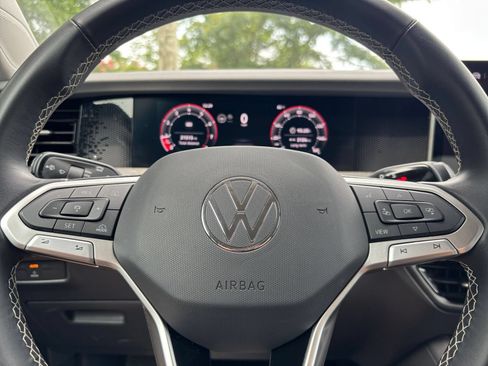 Used 2026 Volkswagen Tiguan SE AWD/4WD image 29