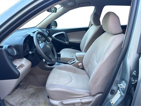 Used 2006 Toyota RAV4 Sport Utility 4D image 9