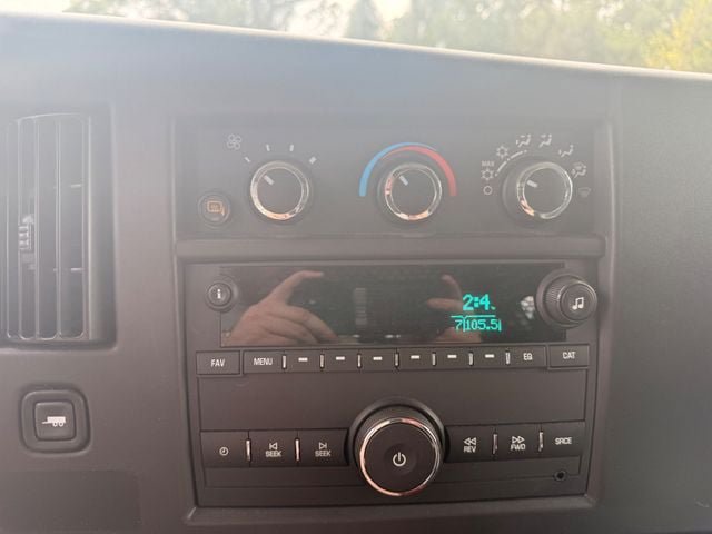 Used 2025 GMC Savana 2500 w/ Driver Convenience Package RWD image 4