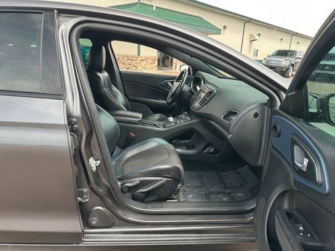 Used 2015 Chrysler 200 S FWD image 27