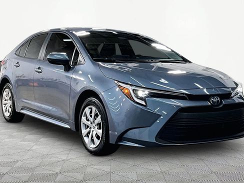 Used 2025 Toyota Corolla LE FWD image 3