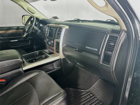 Used 2018 RAM 3500 Laramie image 31