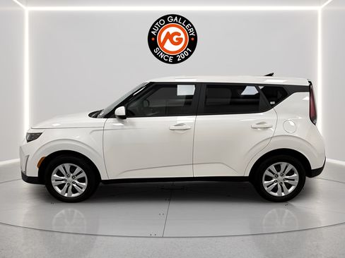 Used 2024 Kia Soul LX FWD image 6