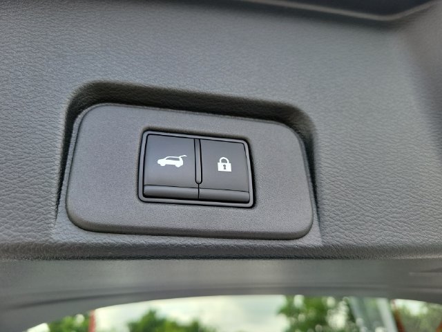 Certified 2025 Nissan Rogue SL w/ SL Premium Package FWD image 11