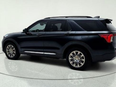 Certified 2025 Ford Explorer Active w/ Active Comfort Package AWD/4WD image 5