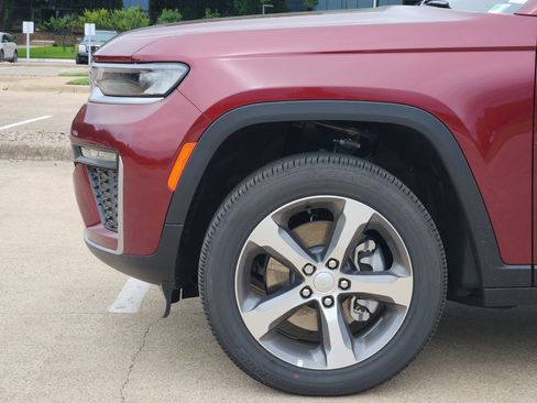 New 2026 Jeep Grand Cherokee L Limited RWD image 8