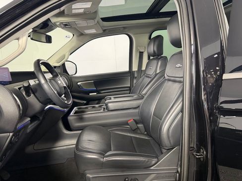 Used 2025 Ford Expedition Max Platinum AWD/4WD image 22