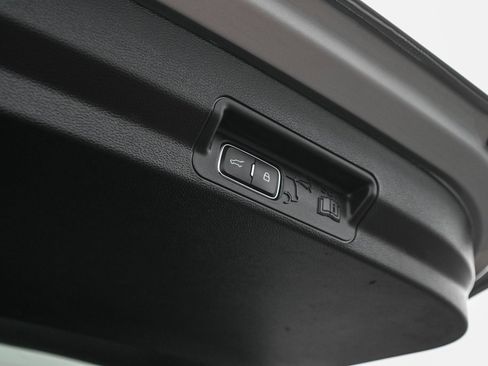 Certified 2023 Ford Explorer XLT w/ Equipment Group 202A image 17