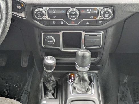 Used 2024 Jeep Wrangler Unlimited Sport AWD/4WD image 19