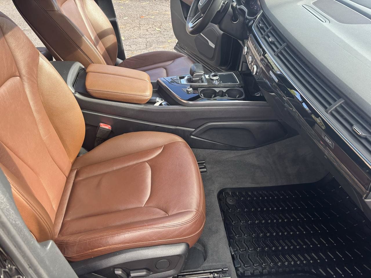 Used 2018 Audi Q7 3.0T Premium Plus w/ Premium Plus Package AWD/4WD image 11