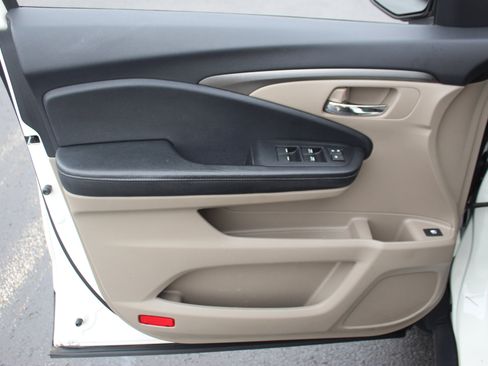 Used 2018 Honda Ridgeline RTL-T image 12