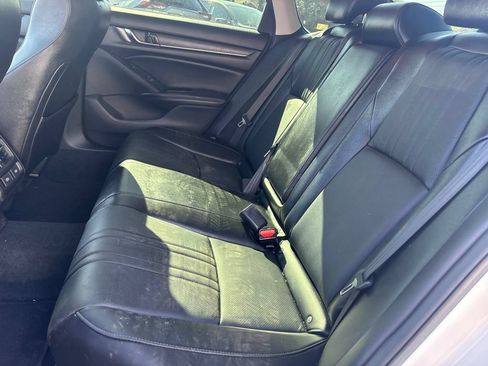 Used 2022 Honda Accord Touring image 12