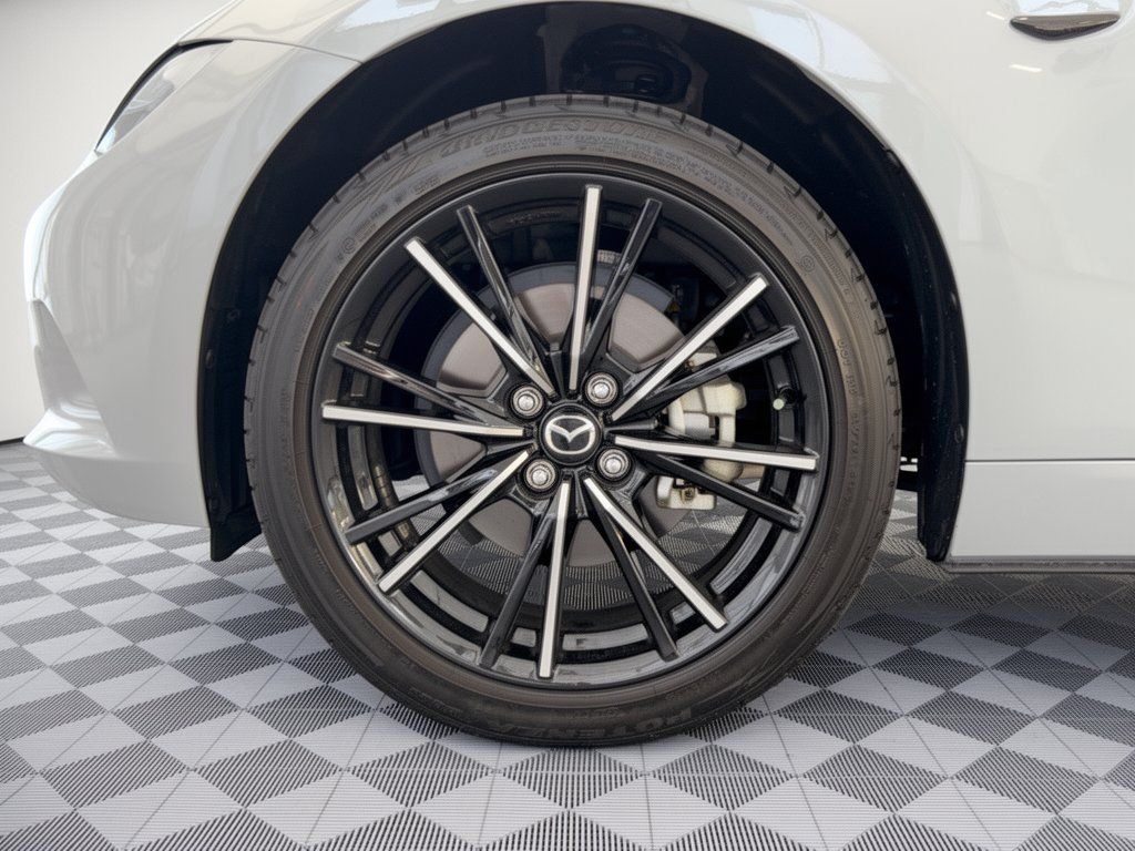 Used 2025 MAZDA MX-5 Miata RF Grand Touring RWD image 13