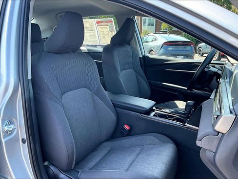 Used 2025 Toyota Camry LE FWD image 7
