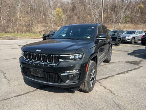 Used 2024 Jeep Grand Cherokee Limited image 1