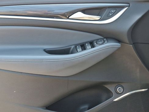 Certified 2024 Buick Enclave Essence w/ Sport Touring Edition image 21