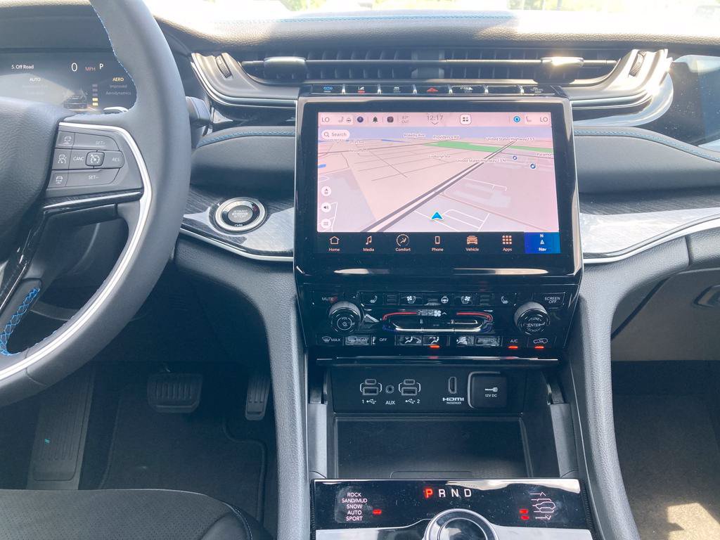 New 2024 Jeep Grand Cherokee Trailhawk w/ Luxury Tech Group III AWD/4WD image 18