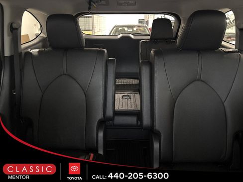 New 2026 Toyota Highlander Limited image 10