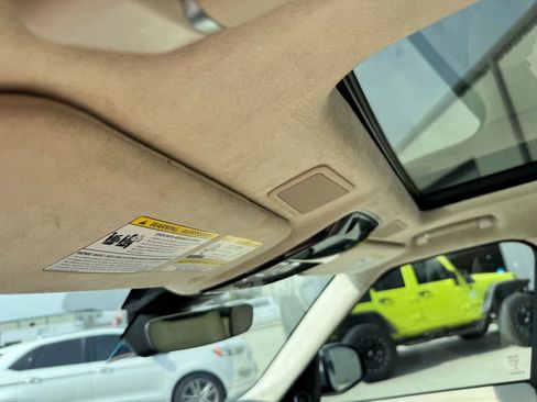 Used 2019 Land Rover Range Rover Autobiography image 8