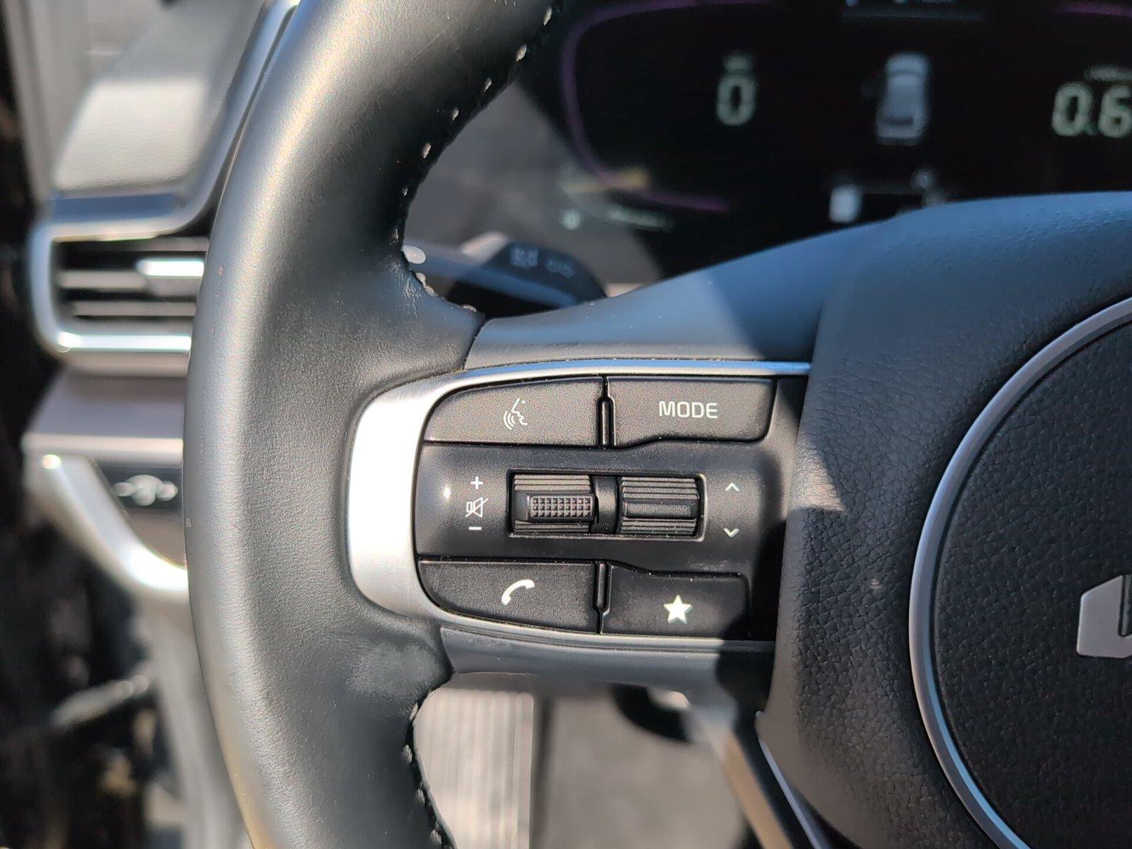 Used 2024 Kia Sportage EX FWD image 30