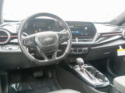 Used 2024 Chevrolet Trax RS w/ Driver Confidence Package image 13